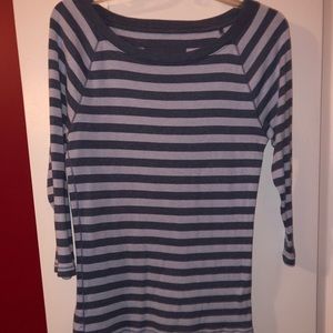 Gap 3/4 length T-shirt